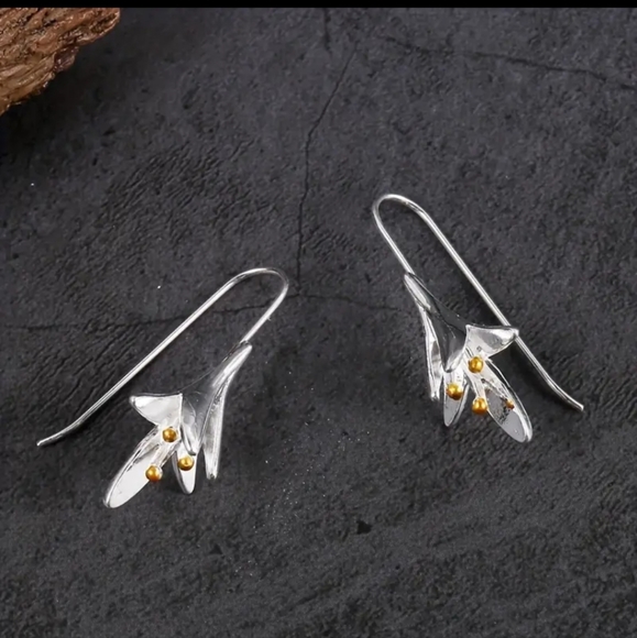 925 Silver Plated Creative Lily Shape Ear Hook Earrings Women's Ear Jewelry Gift - Picture 6 of 6